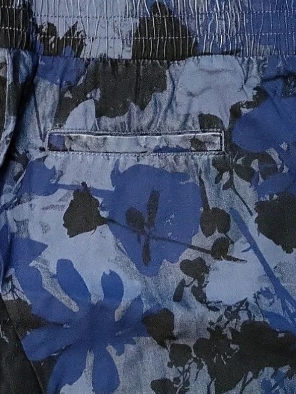 Juicy Couture Blue Floral Camo Jogger Lightweight Denim Pants - Picture 6 of 7